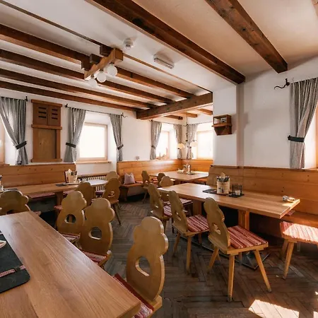 Kolner Haus Хостел